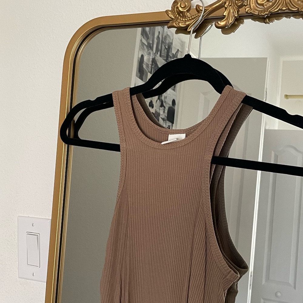 H&M 🧸 Sleeveless Ribbed Brown Tank Top